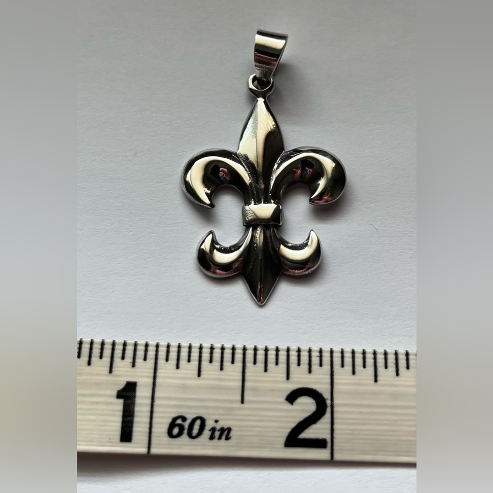 Sterling Silver Fleur De Lis Pendant
